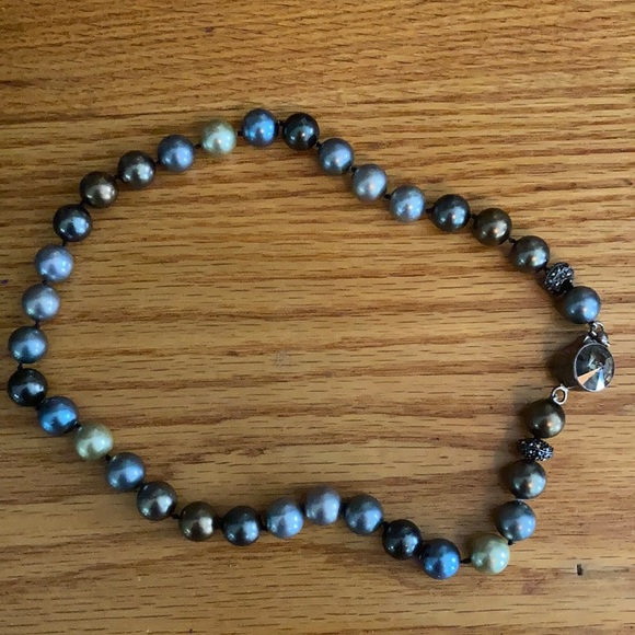 Gorgeous Glass Provincial Tone Pearl 925 Necklace - Picture 2 of 6